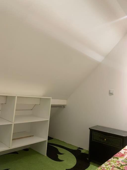 Studio Meuble Dans Une Maison Limay Esterno foto